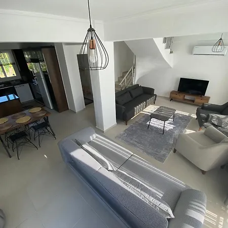 Vila Kayacik *